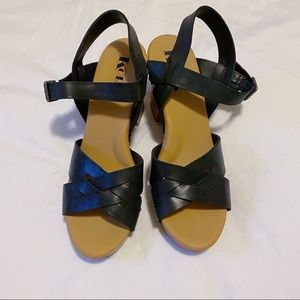 Korks strappy sandal in size 8